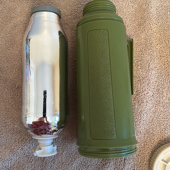 Vintage Thermos Pea Green/Cream Insulated Glass Insulated Travel Bottle - Picture 13 of 13